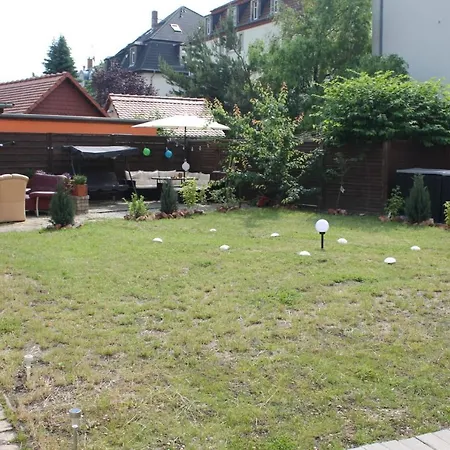 Wohngemeinschaft- Einzelne *