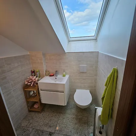 Wohngemeinschaft- Einzelne * Dresda