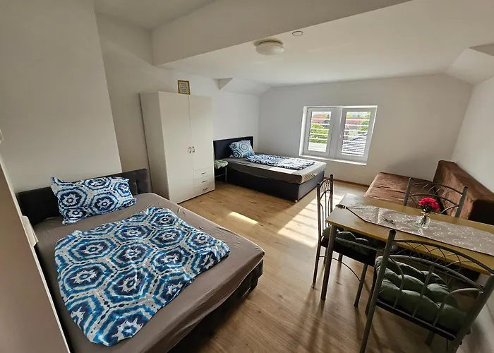 Wohngemeinschaft- Einzelne *